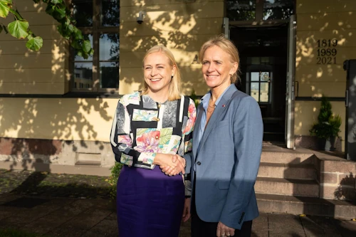 Elina Valtonen og Þorgerður Katrín Gunnarsdóttir í Helsinki í morgun.