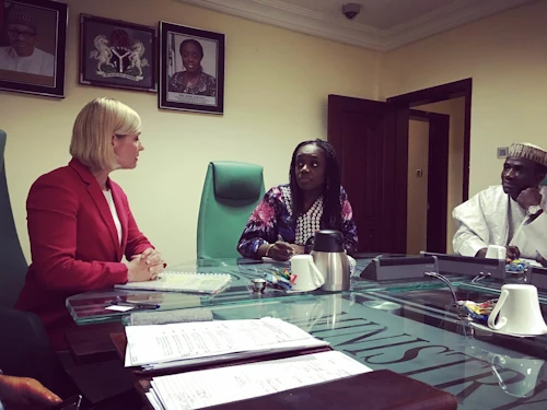 Lilja og Kemi Adeosun