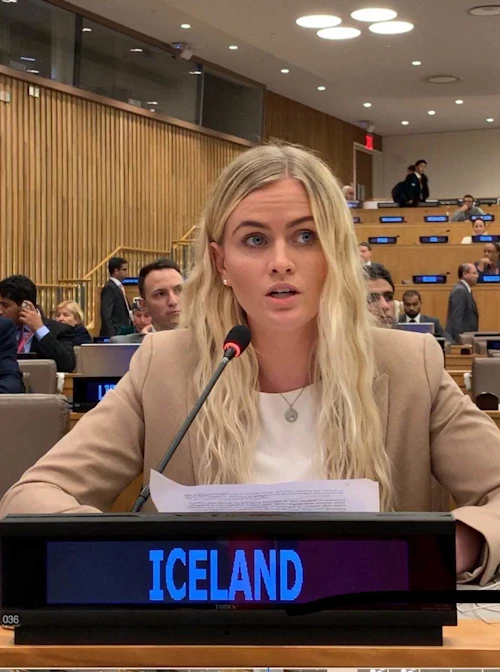 Esther Hallsdóttir ungmennafulltrúi mannréttinda.